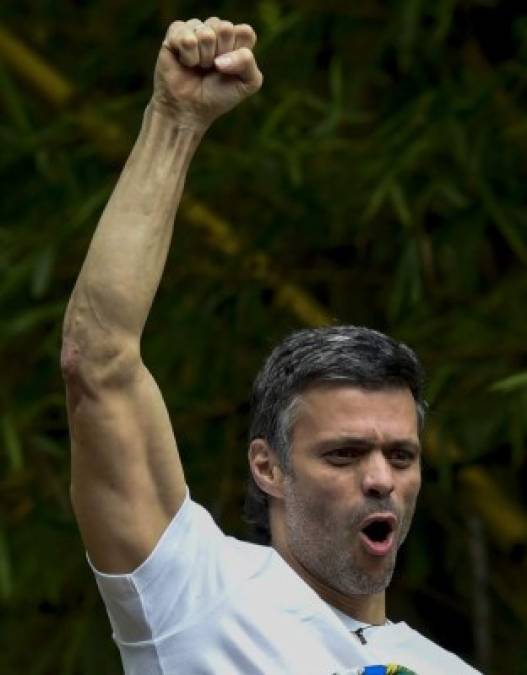 FOTOS: El rostro de Leopoldo López tras salir de la cárcel