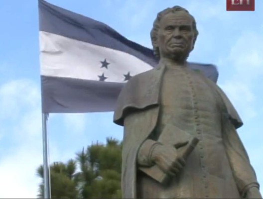 Estudiantes de la UNAH envían saludos a sus compatriotas en el extranjero