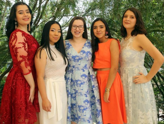 Seniors estrechan lazos de amistad