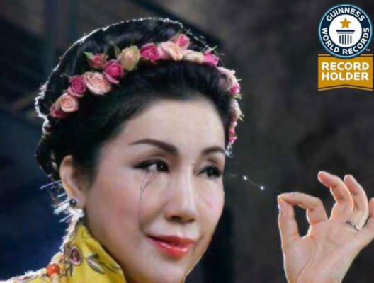 You Jianxia, la mujer con las pestañas más largas del mundo (FOTOS)