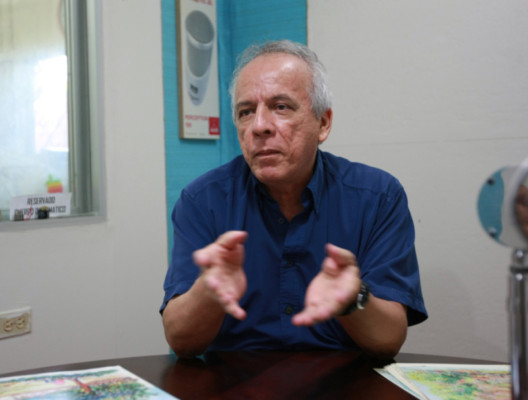 'Quiero que quien me lea adquiera otra visión del mundo”