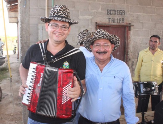 Marlon Escoto celebró cuatro años como ministro de Educación de Honduras