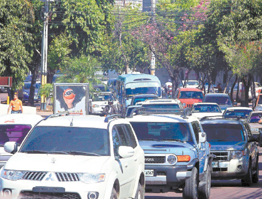 Buscan traspasar registro vehicular