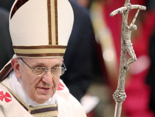 En Navidad, el papa desea la paz en el mundo