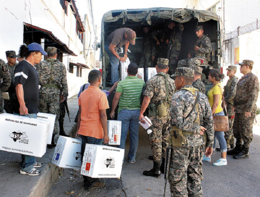 Aldeas y caseríos de Comayagua reciben material electoral