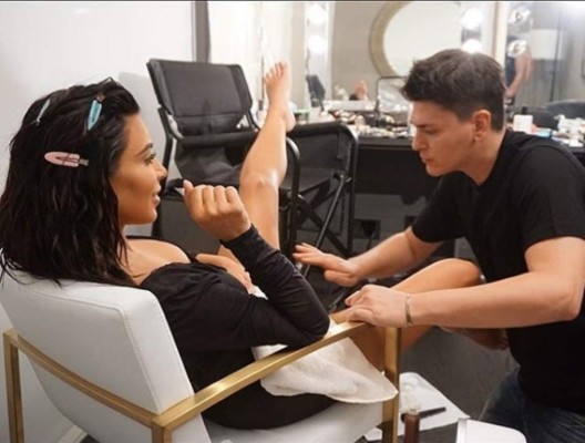 ¡Kim Kardashian también maquilla sus partes íntimas!