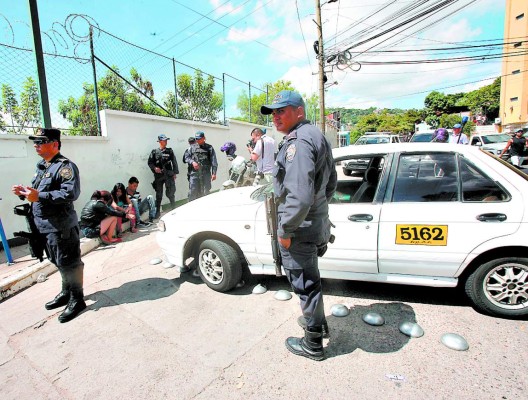 Caen tres mareros por rapto a taxista