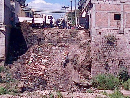 Hallan cadáver a pocos metros del río Choluteca