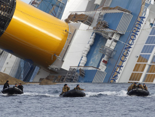 Encuentran seis cadáveres más en crucero italiano Costa Concordia