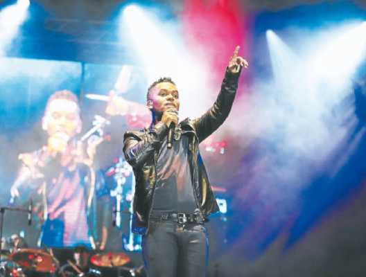 Sensacional concierto de Funky y Redimi2