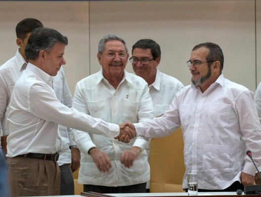 Santos viaja a Asamblea de la ONU con la paz bajo el brazo