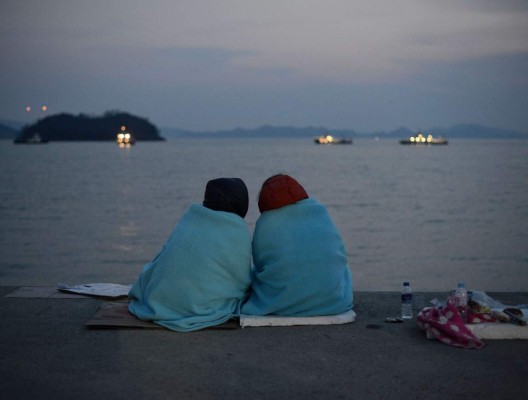 Buzos sacaron 19 cuerpos del ferry surcoreano hundido