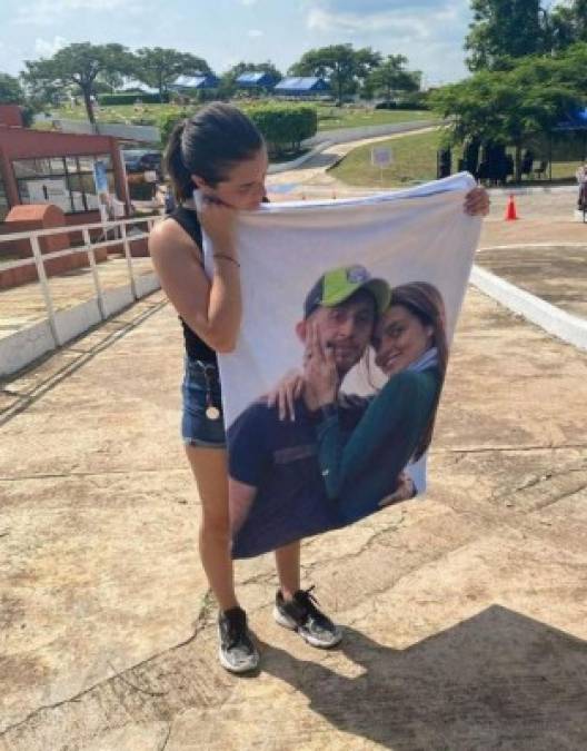 '¡No les bastó matarlo, puercos!': novia y familia de Octavio Ocaña acusan a policía de robarle al actor (FOTOS)