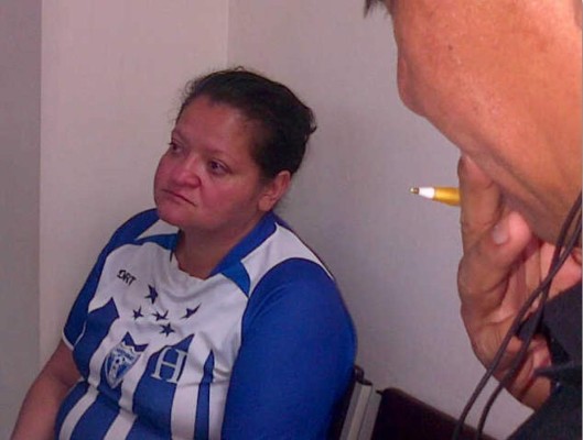 Aparece la madre de joven que murió en posta