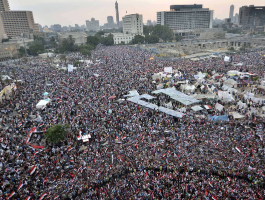 Con multitudinaria protesta piden renuncia a presidente de Egipto