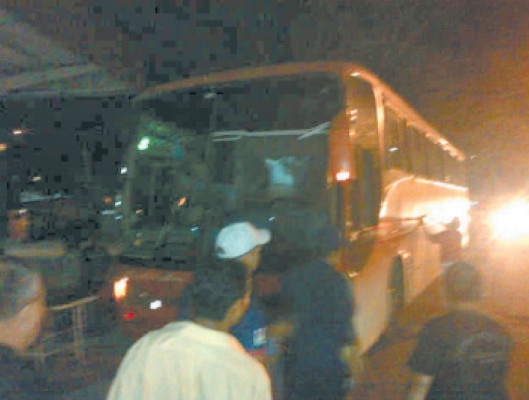 Sangriento asalto en autobús de Santa Bárbara