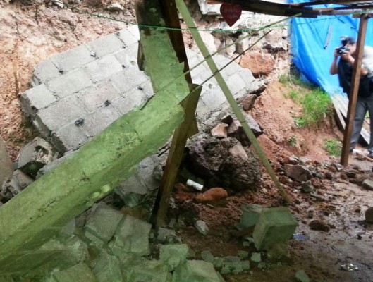 Fuerte tormenta causa estragos en colonias de la capital de Honduras