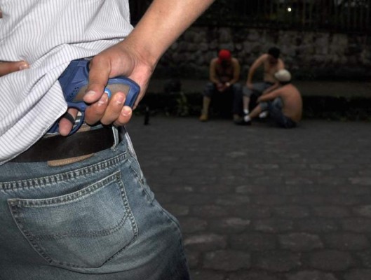 Estas son las 10 señales que te indican que tus hijos andan con pandillas