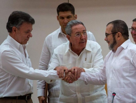 Santos viaja a Asamblea de la ONU con la paz bajo el brazo