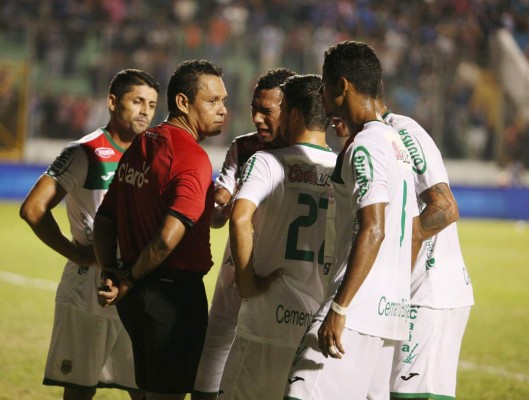 Israel Silva: 'Da cólera porque fui yo el que cometió un penal'