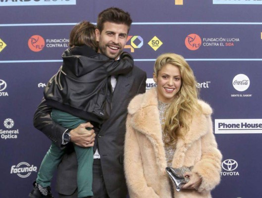 Shakira y Piqué llegaron a Rosario, Argentina, para la boda de Messi con Antonella Rocuzzo