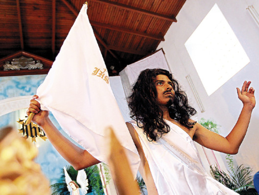 Honduras: Fieles reviven la pasión y la fe con el Vía Crucis bíblico