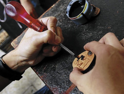 Arte hondureño sellado en cuero