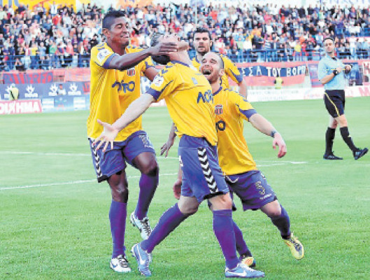 Costly marca su sexto gol con Veria