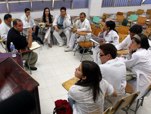Médicos internos protestarán mañana ante Comisionado Nacional de los Derechos Humanos