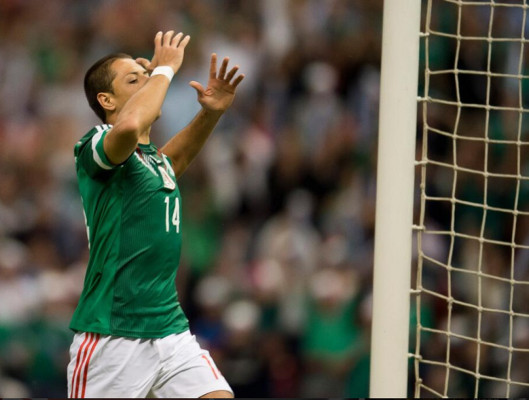 México revive con chilena milagrosa