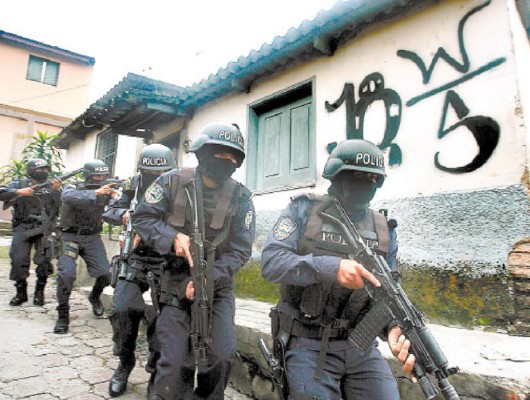 Profesionales universitarios son miembros de Mara 18