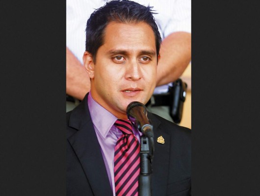 Juan Fernando Lobo propuso seguro médico para diputados no reelectos