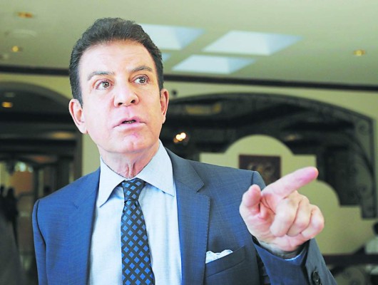 Nasralla identifica a diputados desleales