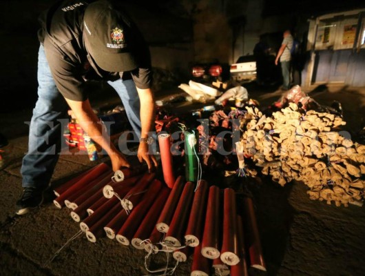 Realizan enorme decomiso de productos de pólvora en Tegucigalpa