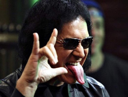 'Aprendan a hablar put… inglés', Gene Simmons a inmigrantes