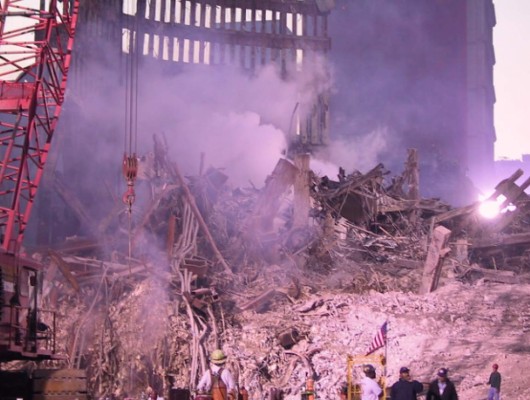 Publican fotos inéditas del ataque a Torres Gemelas que fueron tomadas por obrero (Parte I)