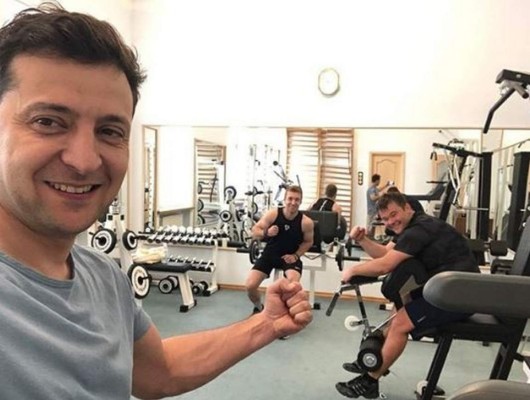 Amante del ejercicio y de selfies alocadas, así es el presidente de Ucrania Volodímir Zelenski