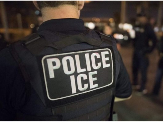 Advierten sobre visitas de ICE a estudiantes extranjeros