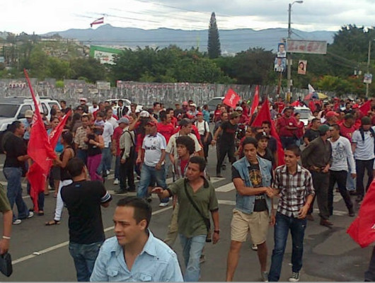 Seguidores de Libre protestan en Tegucigalpa