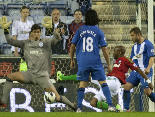 Wigan falla y Swansea lo empuja más al descenso