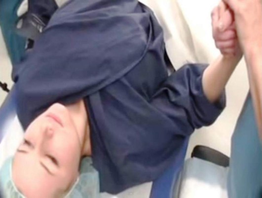 Graba su aborto, lo sube a YouTube y enciende debate