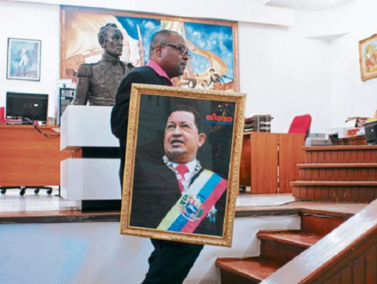 Salud de Chávez se deteriora y aviva lucha por sucesión