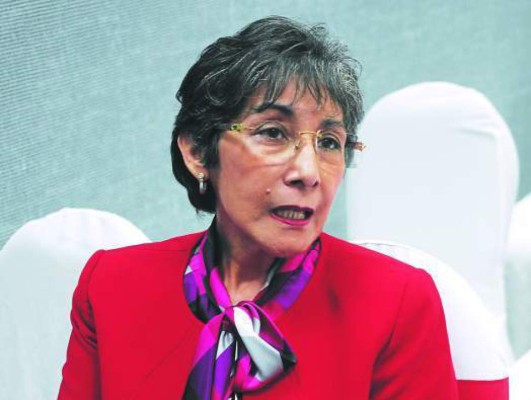 Maribel Espinoza: 'Vamos a renovar al Partido Liberal”