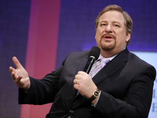 Se suicida hijo del pastor evangélico Rick Warren