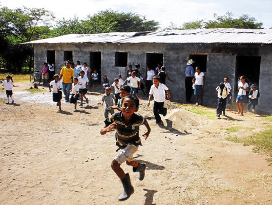 Alumnos de escuela de Choluteca recibirán clases en moderno edificio