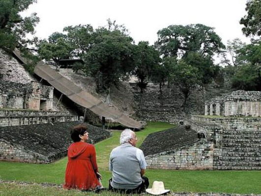 Desentrañan relaciones entre reyes maya en Copán