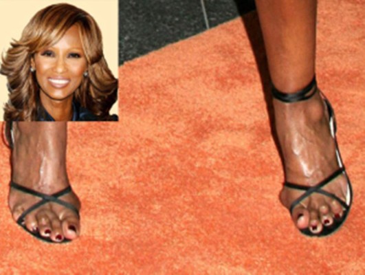 Celebridades que se hicieron más famosos por tener los pies espantosos