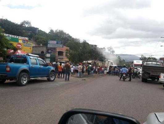 Rastra sin frenos deja muerte y destrucción en la salida a Danlí
