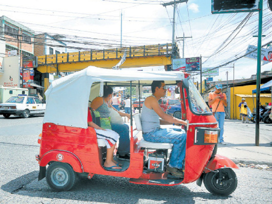 Decenas de mototaxis invaden al menos 50 barrios y colonias de la capital hondureña