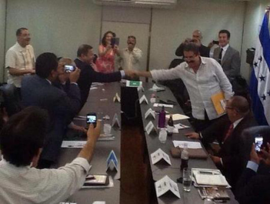 Vásquez reta a Zelaya a debate público sobre la crisis política